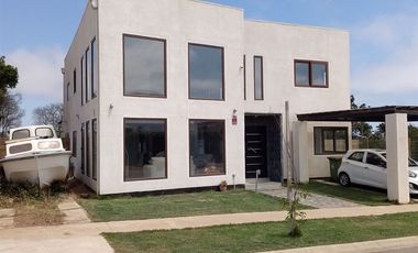 Casa en Venta en Condominio Mantagua
