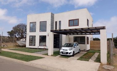 Casa en Venta en Condominio Mantagua