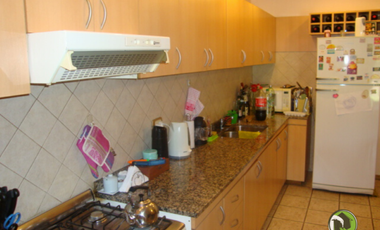 EXCELENTE CASA EN VENTA - QUILMES.