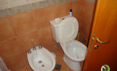 EXCELENTE CASA EN VENTA - QUILMES.