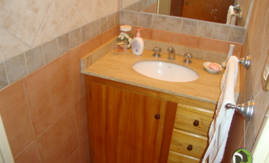 EXCELENTE CASA EN VENTA - QUILMES.