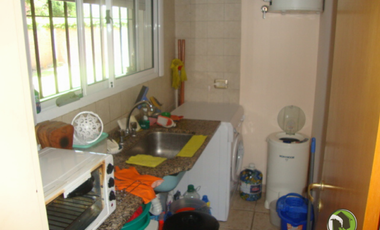 EXCELENTE CASA EN VENTA - QUILMES.