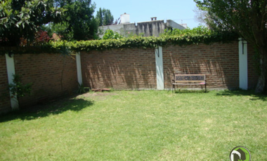 EXCELENTE CASA EN VENTA - QUILMES.