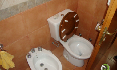 EXCELENTE CASA EN VENTA - QUILMES.