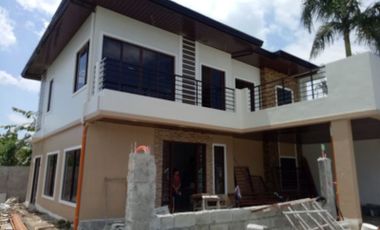5 Bedroom CUSTOMIZED GREENVIEW SUBDIVISION HOUSE AND LOT FOR SALE