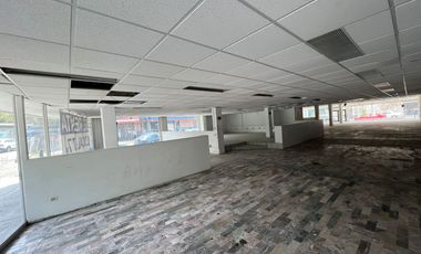 Renta de Edificio para Oficinas y Local Comercial,  junto a Plaza Dorada