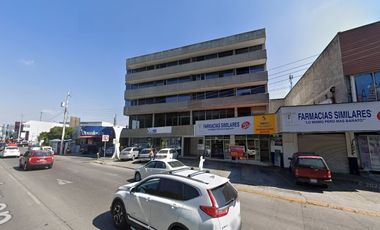 Renta de Edificio para Oficinas y Local Comercial,  junto a Plaza Dorada