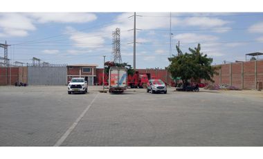 ¡Oportunidad de Inversión en Piura! Venta de Local Industrial-Comercial Techado.

Te ofrecemos un amplio local industrial de 20,000 m²** estratégica