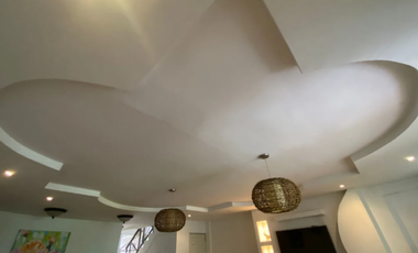 VENDO AMPLIA CASA RESIDENCIAL O COMERCIAL EN CLUB X BETANIA