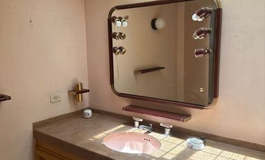 CASA EN VENTA EN FRACCIONAMIENTO CLUB DE GOLF HACIENDA SAN GASPAR EN JIUTEPEC.