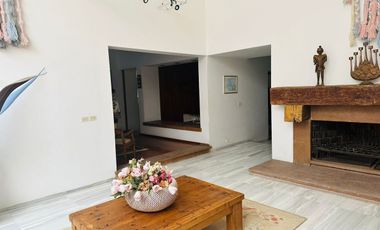 CASA EN VENTA EN FRACCIONAMIENTO CLUB DE GOLF HACIENDA SAN GASPAR EN JIUTEPEC.