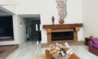 CASA EN VENTA EN FRACCIONAMIENTO CLUB DE GOLF HACIENDA SAN GASPAR EN JIUTEPEC.