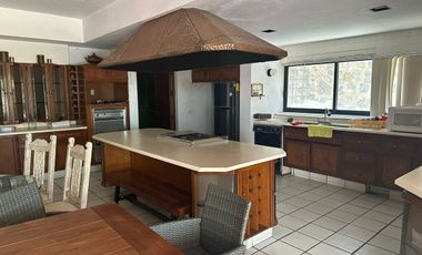 CASA EN VENTA EN FRACCIONAMIENTO CLUB DE GOLF HACIENDA SAN GASPAR EN JIUTEPEC.