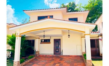 Venta de casa en Senderos de Bambu, Nuevo Arraijan