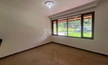 casa en arriendo en loma de las brujas. Cod A776873