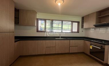 casa en arriendo en loma de las brujas. Cod A776873