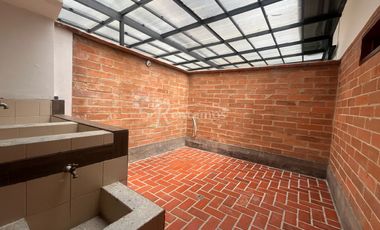 casa en arriendo en loma de las brujas. Cod A776873