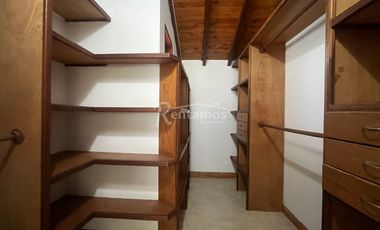 casa en arriendo en loma de las brujas. Cod A776873