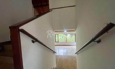 casa en arriendo en loma de las brujas. Cod A776873