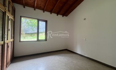 casa en arriendo en loma de las brujas. Cod A776873