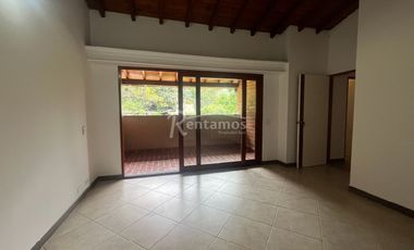 casa en arriendo en loma de las brujas. Cod A776873
