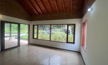 casa en arriendo en loma de las brujas. Cod A776873