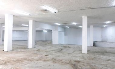 RENTA LOCAL COMERCIAL CON TERRAZA