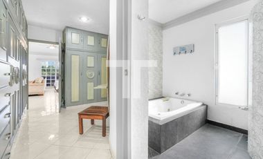 Casa en renta 5 recámaras Isla Dorada Zona Hotelera Cancún