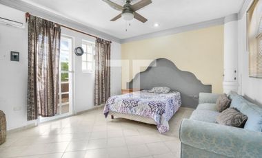 Casa en renta 5 recámaras Isla Dorada Zona Hotelera Cancún