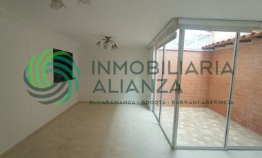 casa en arriendo en versalles. Cod A13234