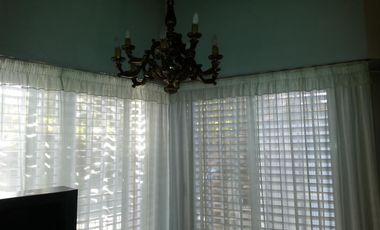 EXCELENTE CASA EN DOS PLANTAS DE TRES AMBIENTES (APTA CREDITO)