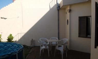 EXCELENTE CASA EN DOS PLANTAS DE TRES AMBIENTES (APTA CREDITO)