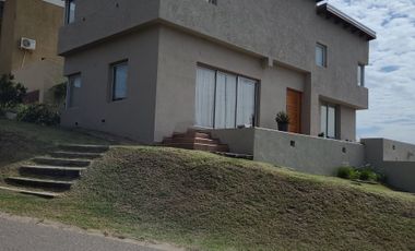 Importante casa en venta B° Terrazas de V. Allende