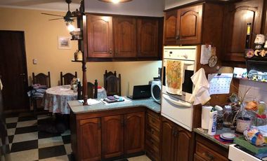 Chalet en Venta Villa Sarmiento / Moron (A008 932)