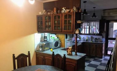 Chalet en Venta Villa Sarmiento / Moron (A008 932)