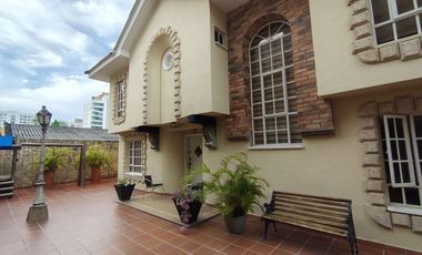 casa condominio en arriendo/venta en altos de riomar. Cod A106910