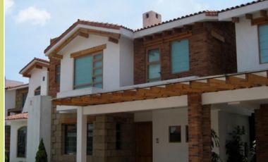 ***Casa en venta o la renta amueblada y sin amueblar  en Metepec