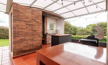 casa en arriendo/venta en vereda yerbabuena. Cod A8359