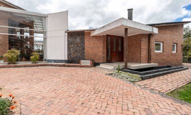 casa en arriendo/venta en vereda yerbabuena. Cod A8359