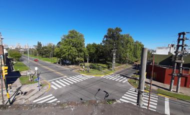 LOCAL, DPTO 3 AMB. Y CASA 3 AMB.