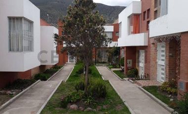 En venta casa  Portón Equinoccial , Mitad del Mundo,San Antonio de Pichincha