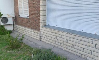 VENTA CASA 3AMB CON COCHERA PARQUE Y QUINCHO JOSE MARMOL