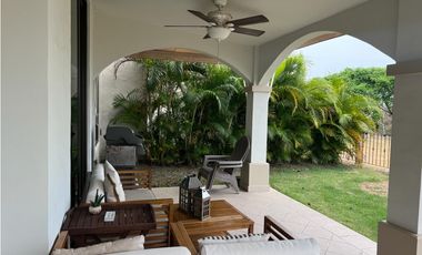Ensenada-Really nice ground floor with oocean views and yard!