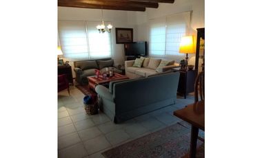 VENDE CASA EN LA PUNTILLA ZONA CORTIJO