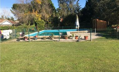 Chalet con pileta en Barrio privado La Armonia