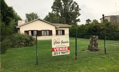 Chalet con pileta en Barrio privado La Armonia