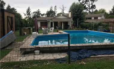 Chalet con pileta en Barrio privado La Armonia