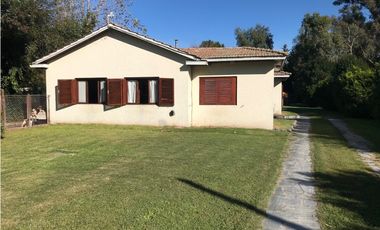 Chalet con pileta en Barrio privado La Armonia