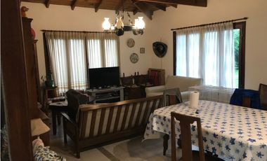 Chalet con pileta en Barrio privado La Armonia