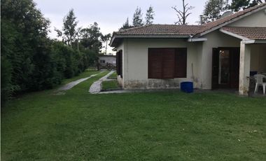 Chalet con pileta en Barrio privado La Armonia